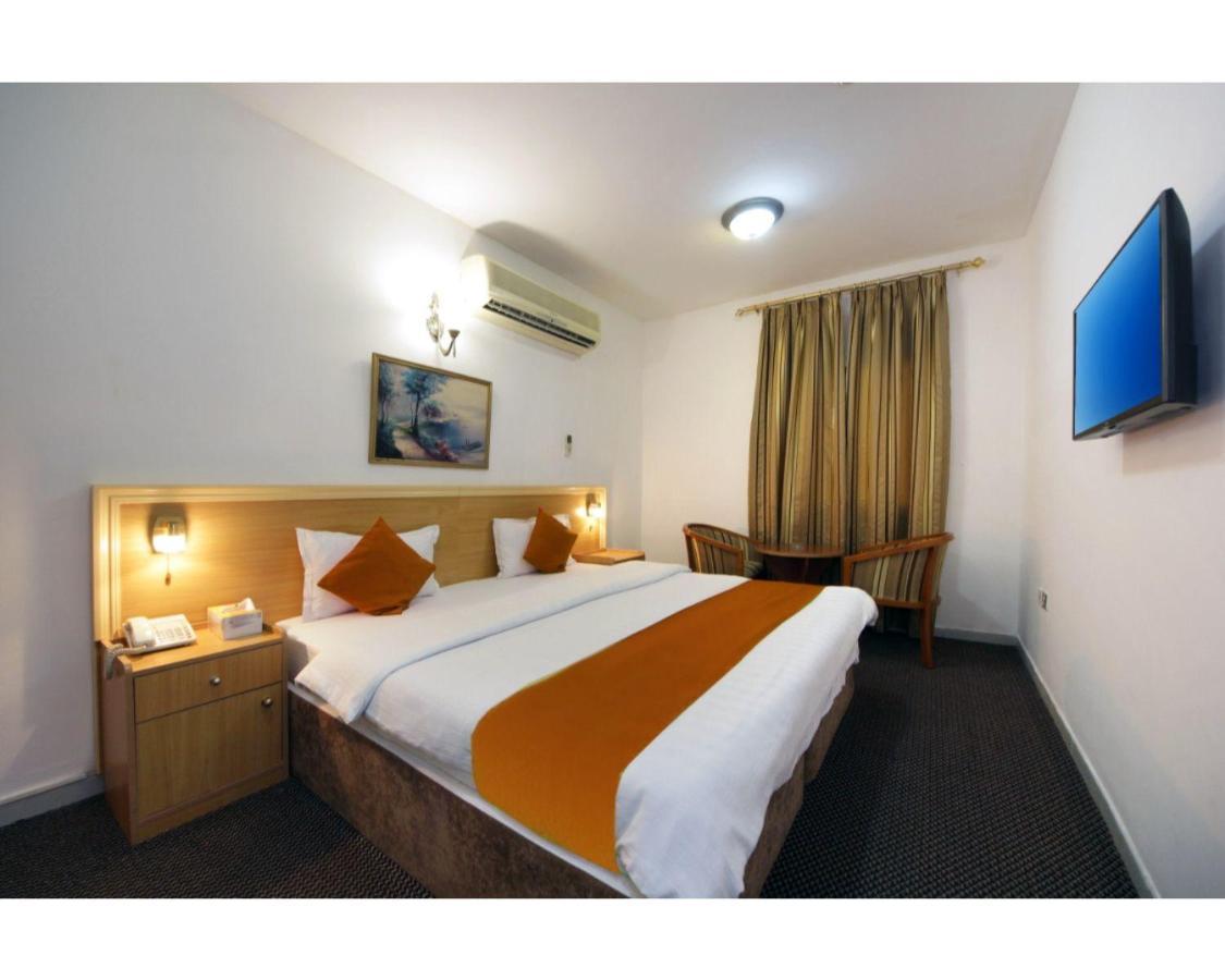 Dallas Hotel Dubai Bagian luar foto